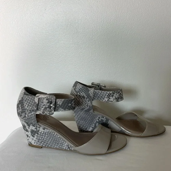 Impo Vantage Grey Snake Print Heel Upper Strap Wedge Open Toe Sandals Size 6.5 - Picture 2 of 15